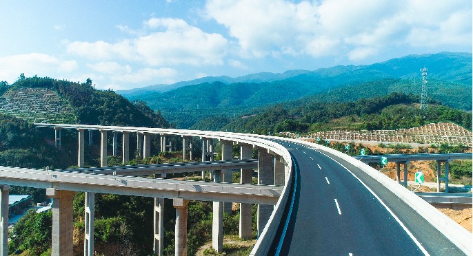 怒江通高速公路了！